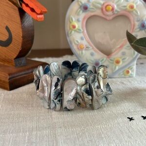 Vintage Coastal Preppy Abalone Shell Stretch Bracelet w Cream & Blue Hues